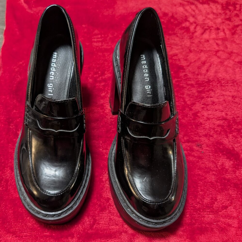 Madden Girl Kassidy Faux Patent Leather Platform Penny Loafer size 6